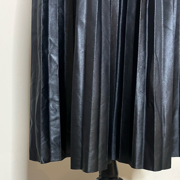 🖤🐝🐞Abercrombie & Fitch Black Skirt - Picture 5 of 11